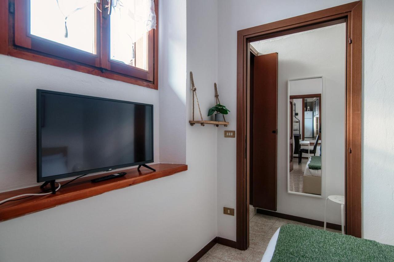 Apartment Piazza Roma By Quokka 360 - Historic Flat In The Centre Of Como Buitenkant foto